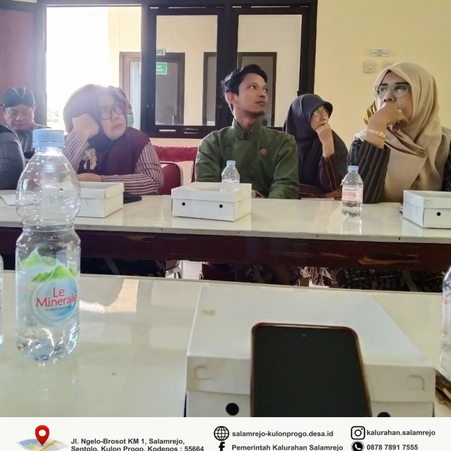 Carik dan Pamong Kalurahan Salamrejo Ikuti Rapat Reformasi Birokrasi di Kapanewon Sentolo